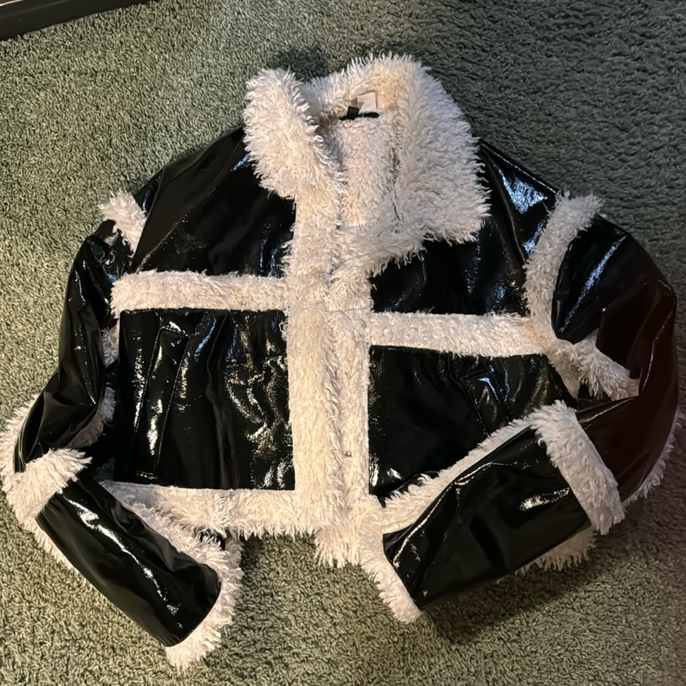 H&M fur trim cropped jacket